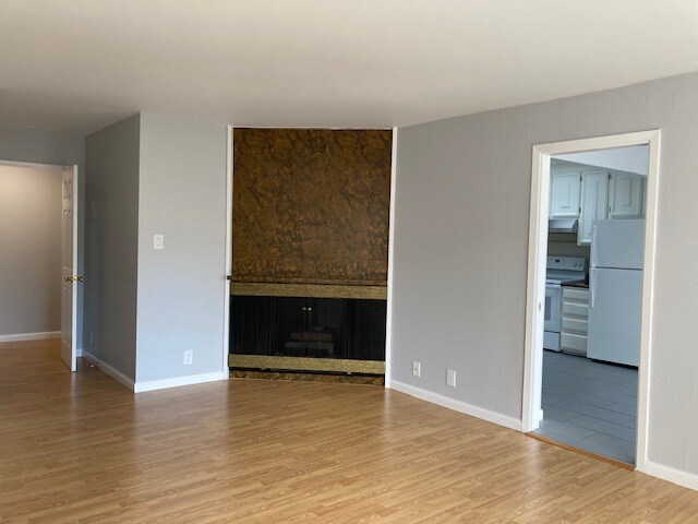 Building Photo - 1910 Greenwich St