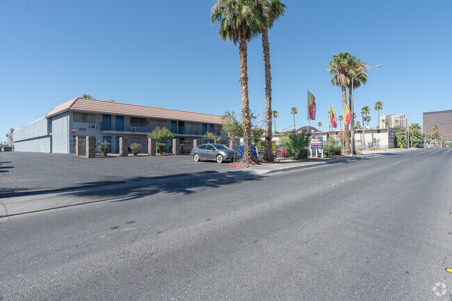 Entrada de la propiedad - Sugartree Apartments