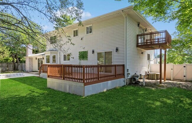 Foto del edificio - 1037 Commack Rd