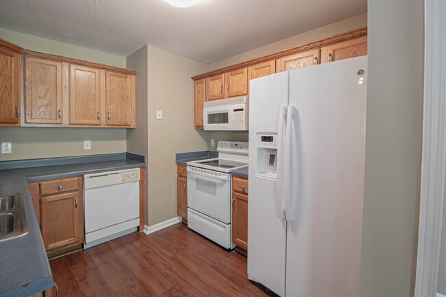 Building Photo - 2945 Core Dr