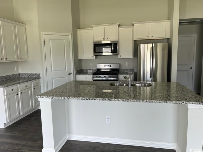 Building Photo - 201 Kinross Court