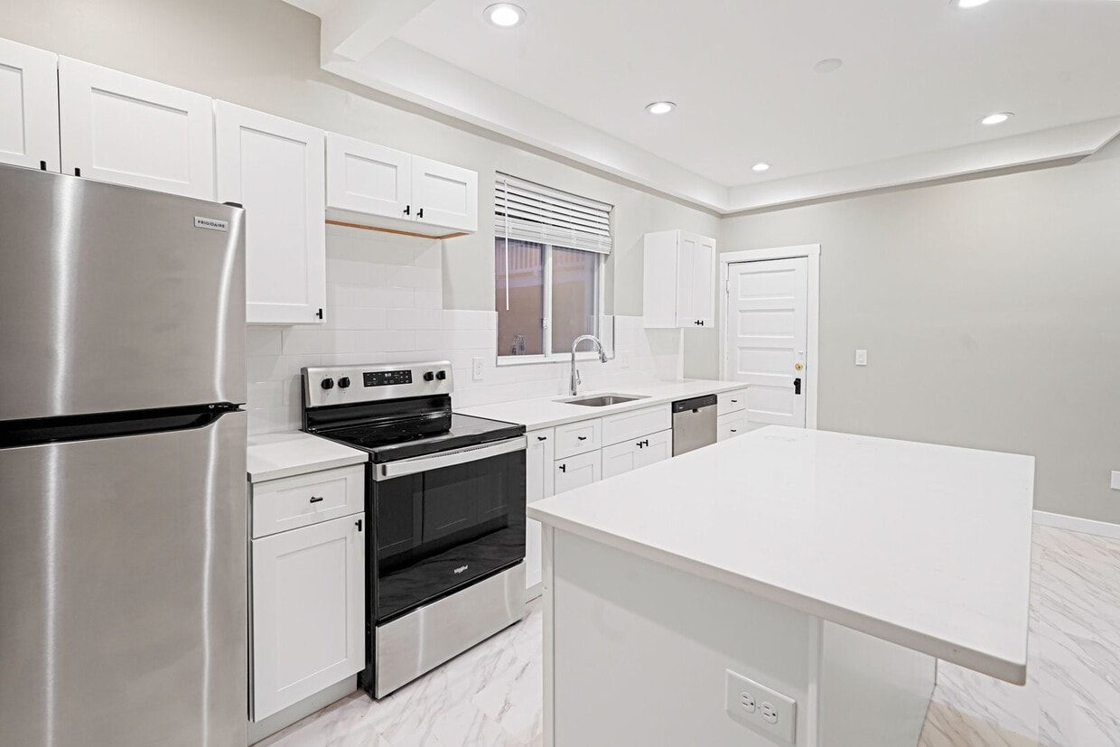 Photo - 381 Adams St - Unit 3