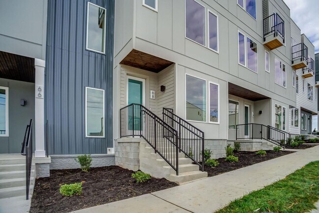 Building Photo - Great condo with skyline view and garage