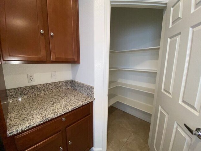 Foto del edificio - NW Reno Large Townhouse Sterling Ridge at ...