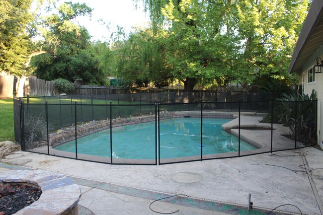 Building Photo - 8549 Vane Ct