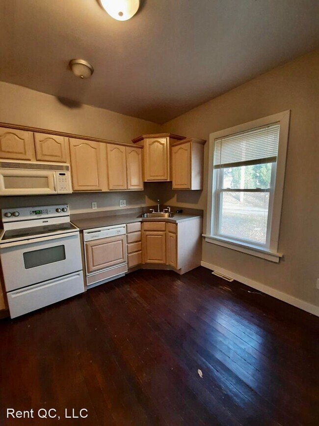 Building Photo - 2 br, 1 bath House - 3501 11th St.