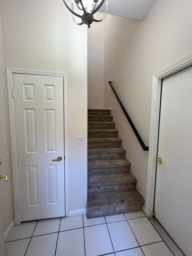 Foto del edificio - BEAUTIFUL UPGRADED CONDO/MANY AMENITIES - 3 BED, 2 BATH