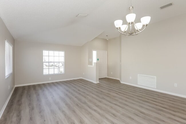 Building Photo - 12620 Longcrest Dr