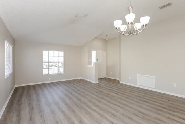 Foto del edificio - 12620 Longcrest Dr