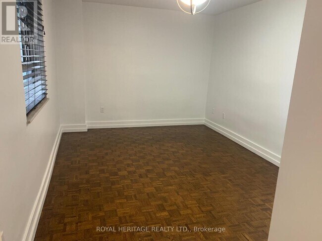 Photo du bâtiment - 1 Massey Square