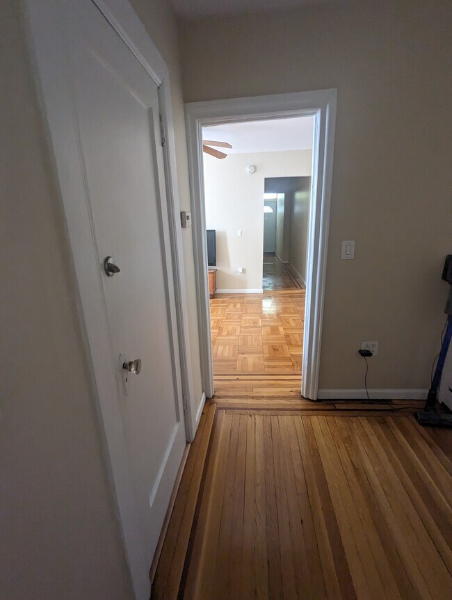 Foto del edificio - 3426 Irwin Ave