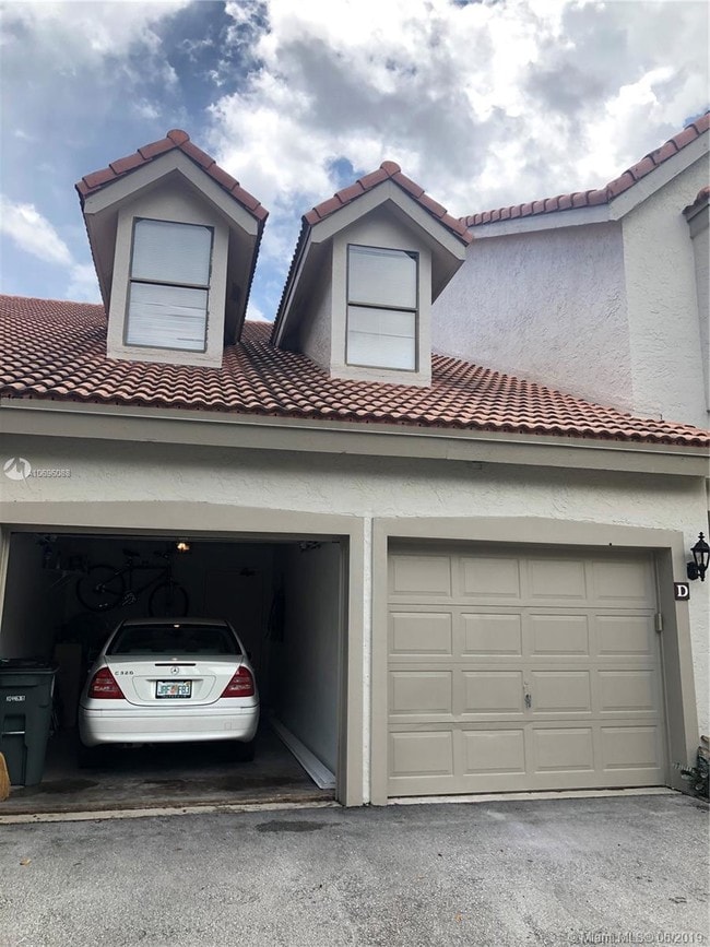 Building Photo - 5800 Coach House Cir