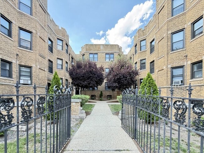 Building Photo - 622 W Stratford Pl