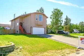 Building Photo - 1220 Woodstock Dr