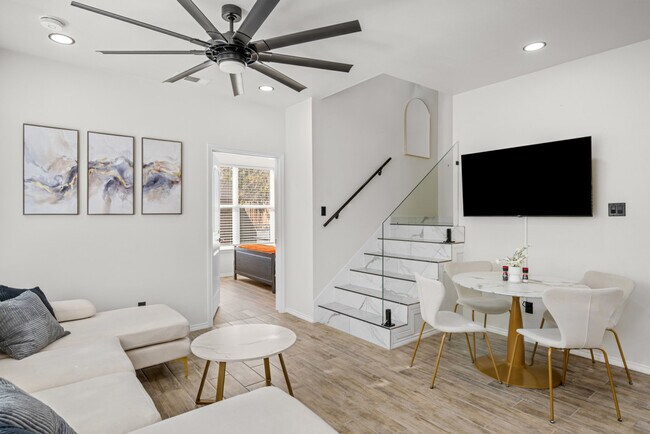 Foto del edificio - 3518 Dennis St