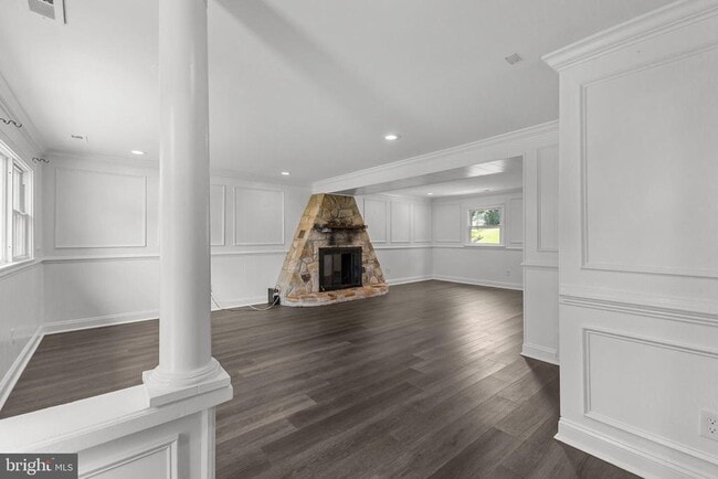 Building Photo - 215 Dolores Dr