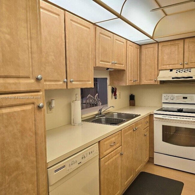 Foto del edificio - 200 SE 5th Ave