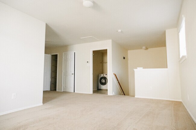 Foto del edificio - 12059 Helvick Cres Ave