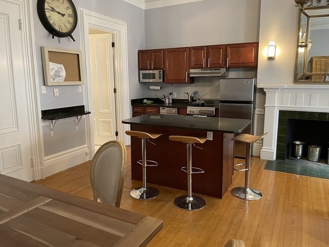 Foto del edificio - 103 Beacon St