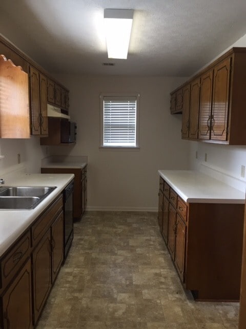 Building Photo - 906 Martin St