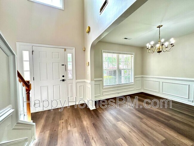 Building Photo - 1437 Wellesley Cir