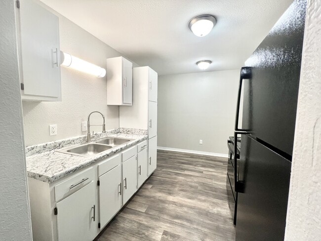 Foto del edificio - 601 Skyview Dr