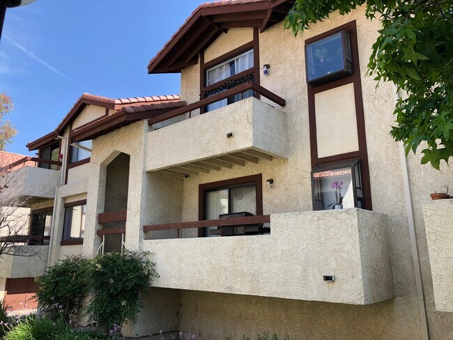 Building Photo - 18169 W Sundowner Way