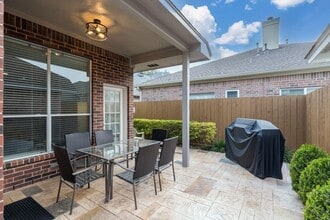 Building Photo - 1211 Campton Ct