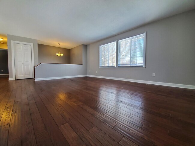 Building Photo - 4103-19 1/2 19 1/2 Ln NW