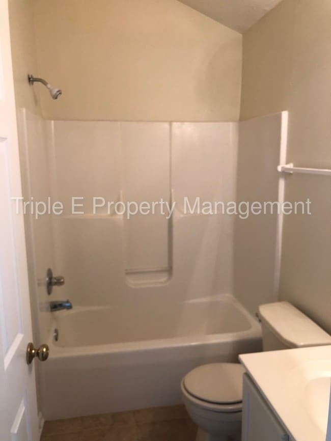 Building Photo - 5779 Eden Village Dr