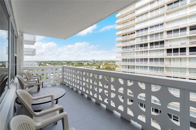 Building Photo - 4010 Galt Ocean Dr