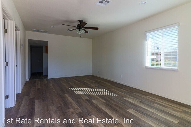 Foto del edificio - 3 br, 2 bath House - 741 Plaza St