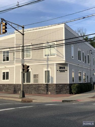Building Photo - 203 N Washington Ave