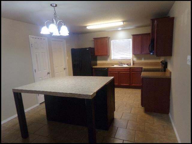 Building Photo - 316 Saunders Dr