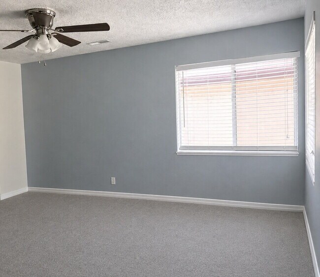 Foto del edificio - "Charming 2-Bed, 2-Bath Townhouse Retreat in the Heart of Saint George – 1155 Sq Ft of Comfort & ...