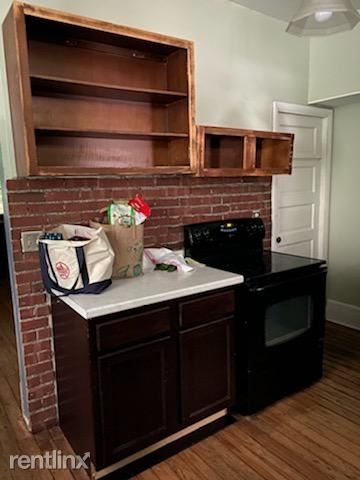 Building Photo - 3 br, 1 bath Townhome - 509 E Beck St