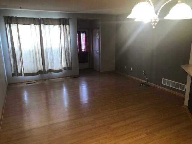 Building Photo - 1939 Bluestem Ln