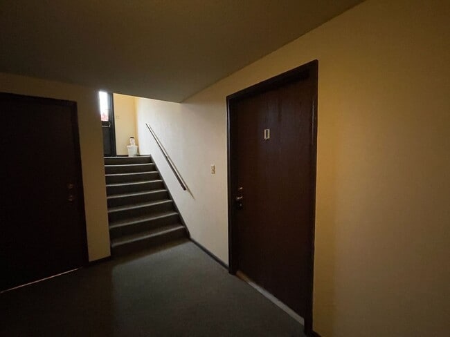 Building Photo - 507 Columbia Dr