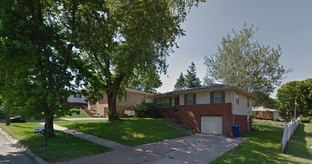 Primary Photo - 1208 Watrous Ave