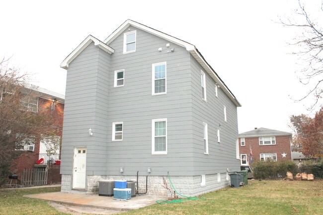 Building Photo - 547 Cleveland Ave