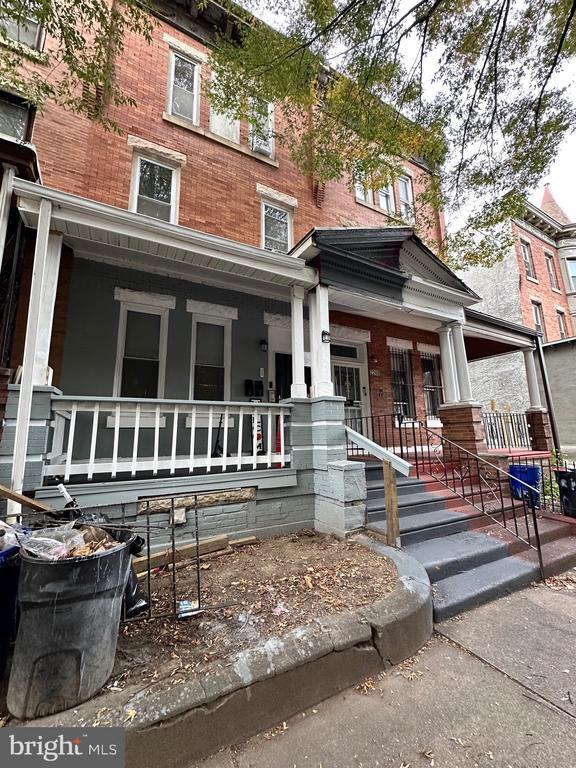 Building Photo - 2258 N Park Ave