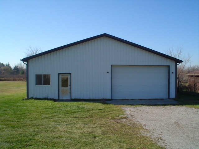 Building Photo - 7470 Fenton Rd