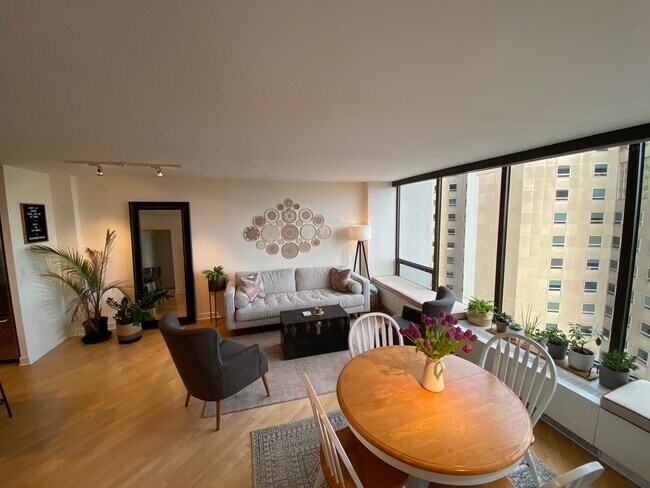 Foto del edificio - 2800 N Lake Shore Dr