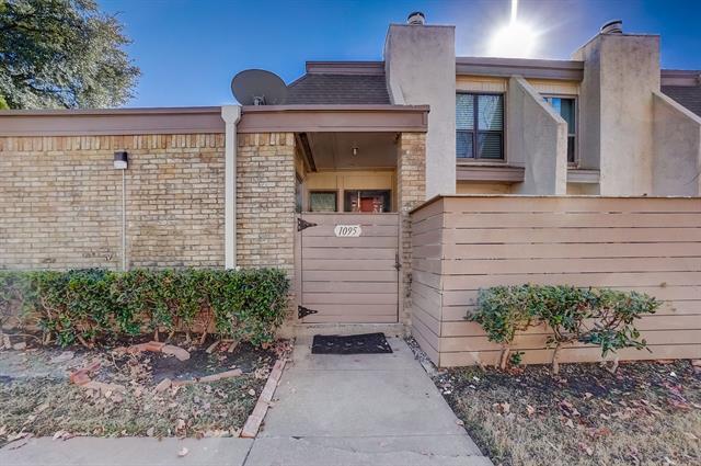 Foto del edificio - 3121 Park Ln
