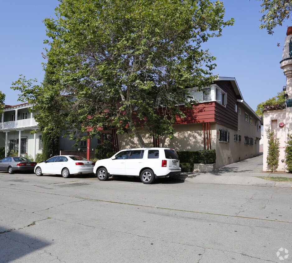 Primary Photo - 831 S Gramercy Pl
