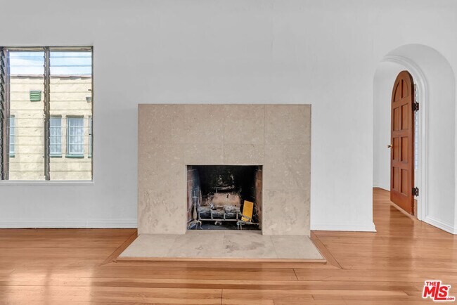 Foto del edificio - 8300 Blackburn Ave