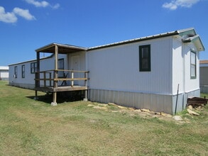 Building Photo - 310 FM107