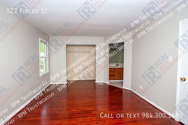 Building Photo - 522 Finley St