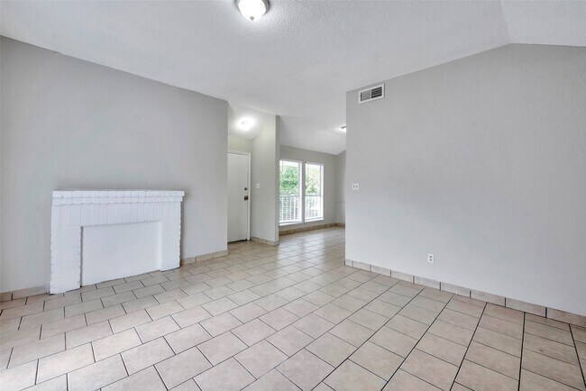 Building Photo - 6110 W Mt Houston Rd