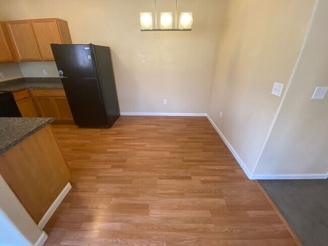 Building Photo - MUST SEE!!! ADORABLE 1 BEDROOM 1 BATHROOM ...